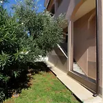 Ferienwohnung Iko 1 In Porec Mit Terrasse